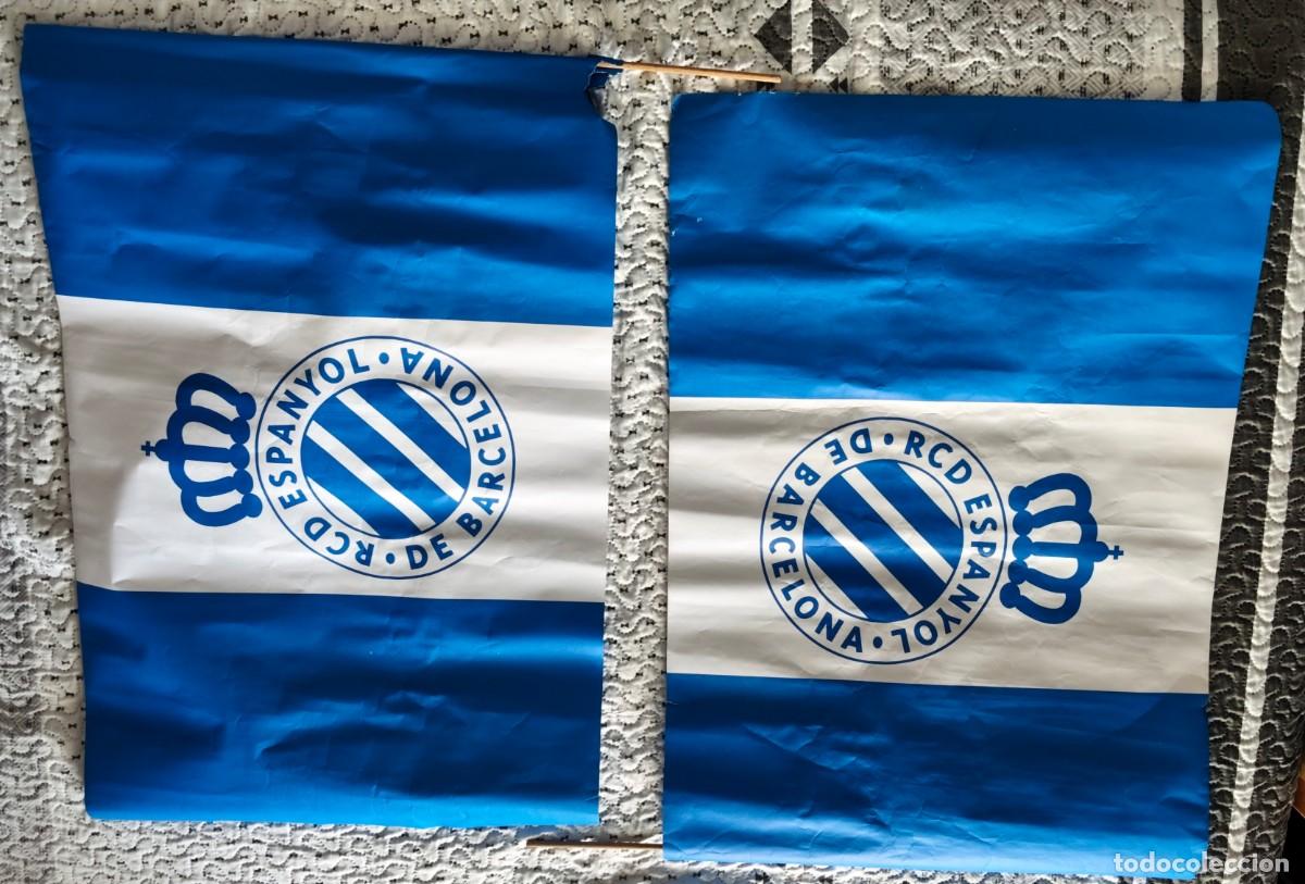 Coleccionismo deportivo: LOTE DE 2 BANDERAS DE PAPEL DEL RCD ESPANYOL DE BARCELONA - Medidas: 75 x 50 CM.