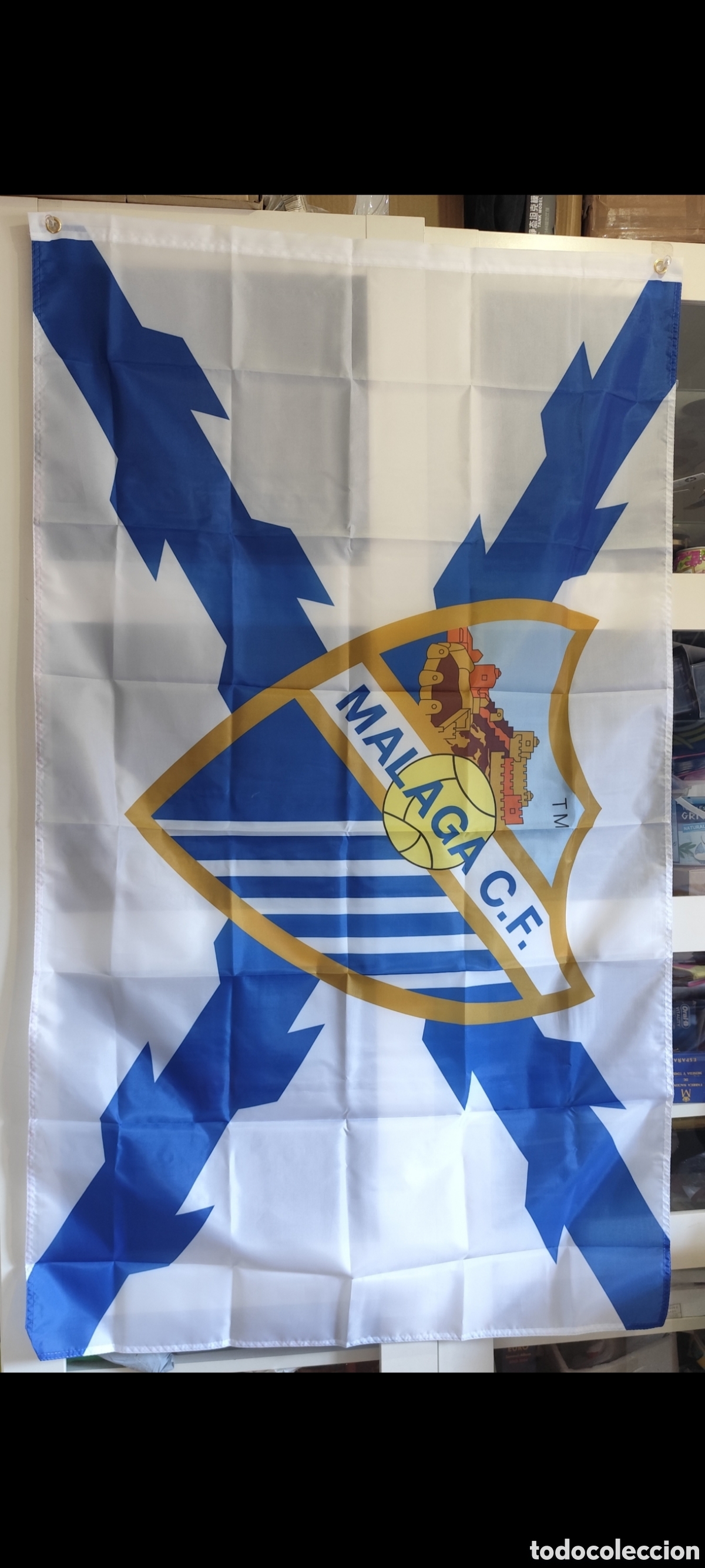 Coleccionismo deportivo: Bandera M&aacute;laga FC Cruz Borgo&ntilde;a azul