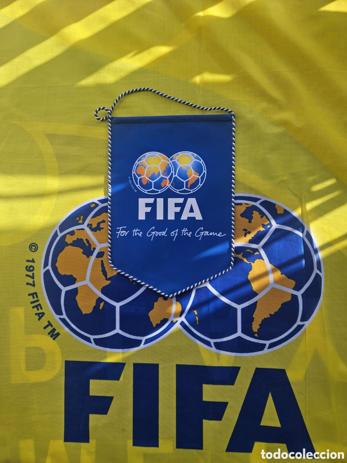 Coleccionismo deportivo: Bander&iacute;n oficial de la FIFA