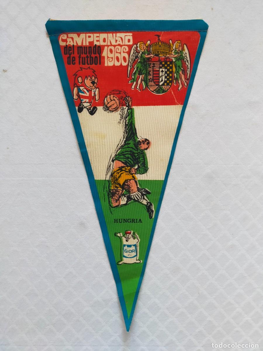Coleccionismo deportivo: Bander&iacute;n. Campeonato del Mundo de F&uacute;tbol 1966: HUNGRIA - Publicidad detergentes Gior.
