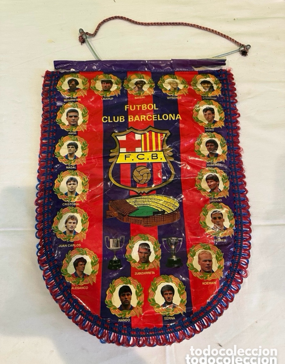 Coleccionismo deportivo: Bander&iacute;n antiguo FC Barcelona jugadores Koeman Laudrup Bakero a&ntilde;os 90