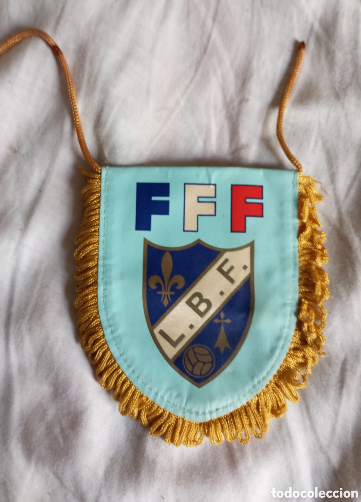 Coleccionismo deportivo: Bander&iacute;n de la liga de Breta&ntilde;a de Futbol.Francia mide 10x8 cms