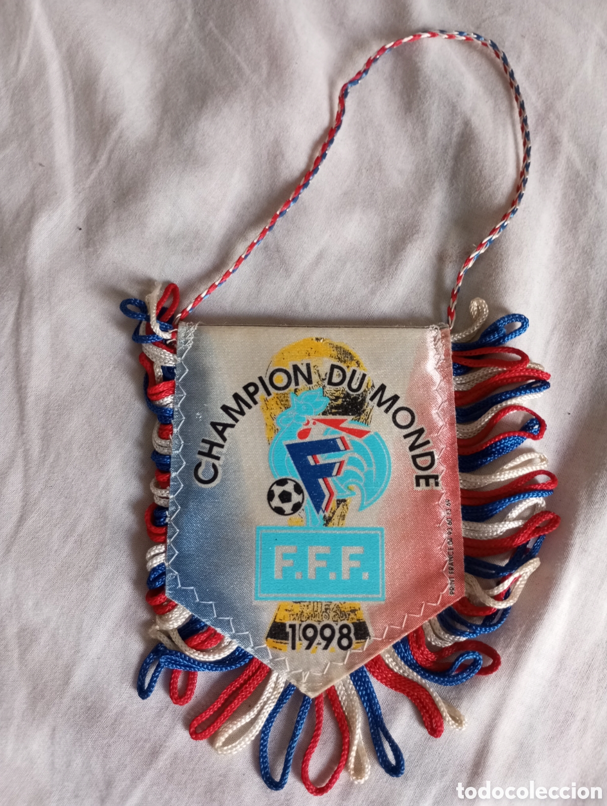 Coleccionismo deportivo: Bander&iacute;n federaci&oacute;n francesa de f&uacute;tbol campeones del mundo 1998