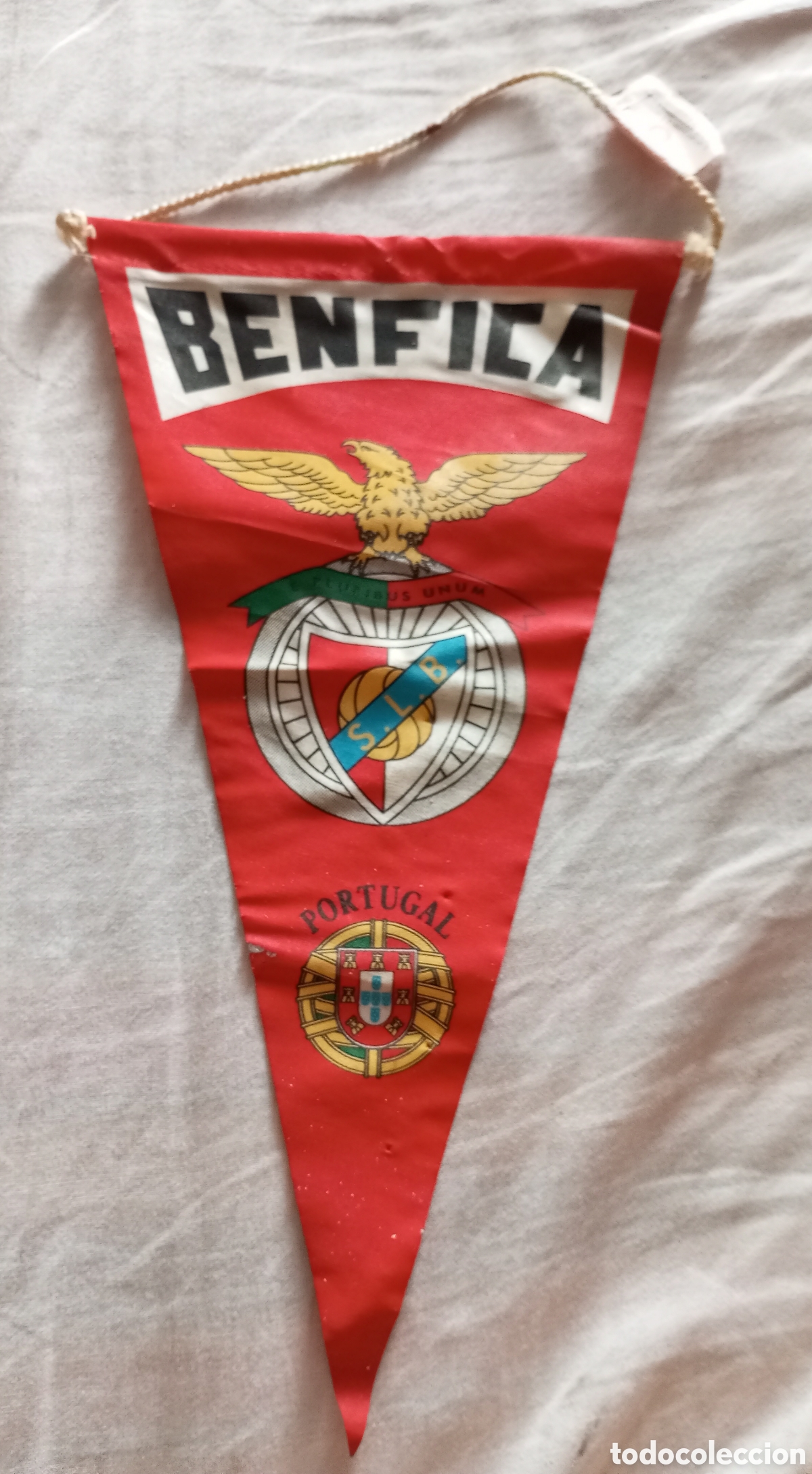 Coleccionismo deportivo: Antiguo bander&iacute;n del Benfica de Lisboa