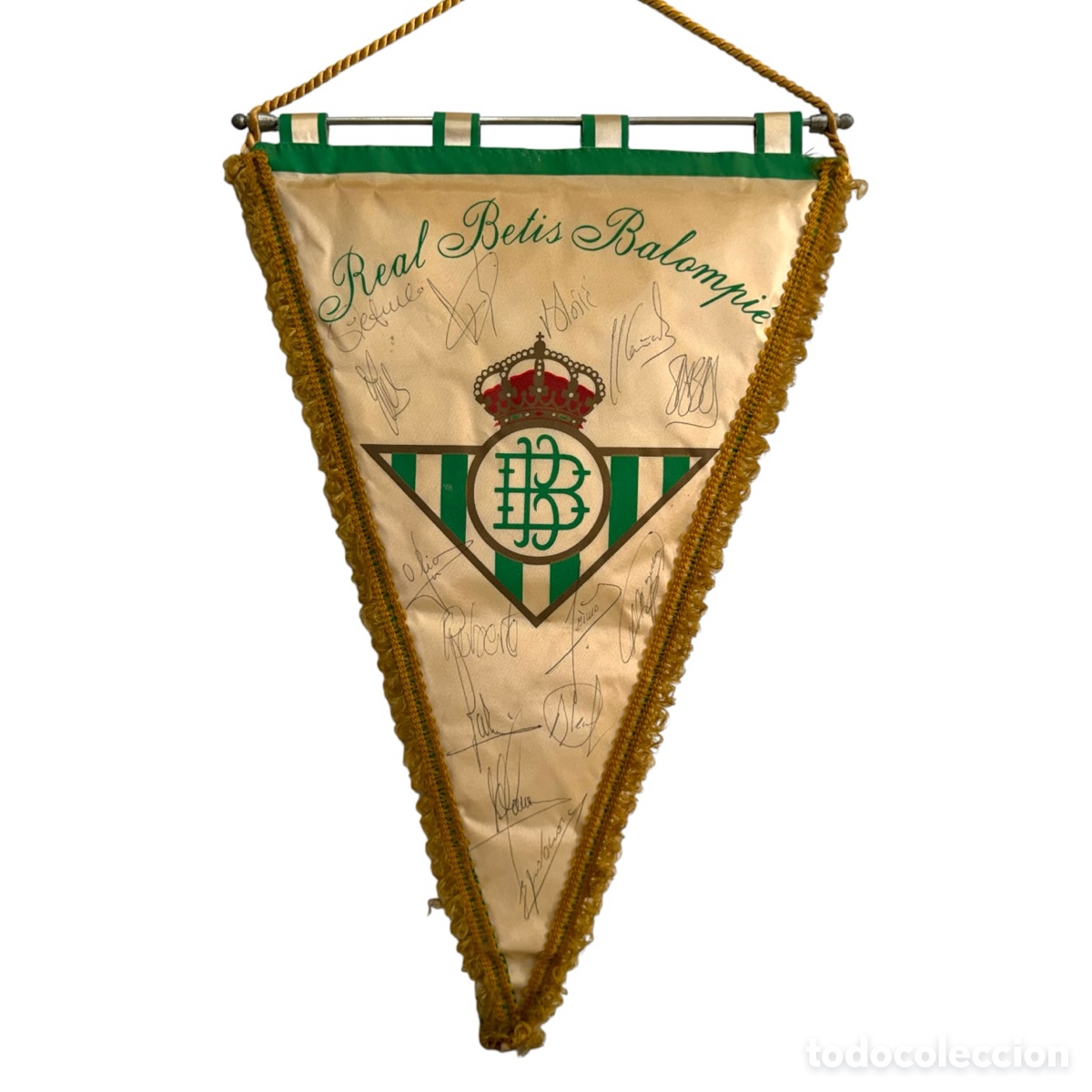 Coleccionismo deportivo: R. BETIS. Bander&iacute;n del R. Betis de 1997/98 formado por Prats, Ol&iacute;as, R&iacute;os, Sabas, etc&hellip;