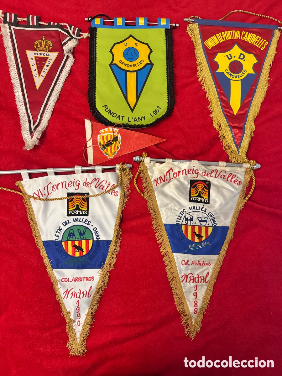Coleccionismo deportivo: Lote de 6 banderines de f&uacute;tbol, algunos conmemorativos de torneos y otros de clubes.