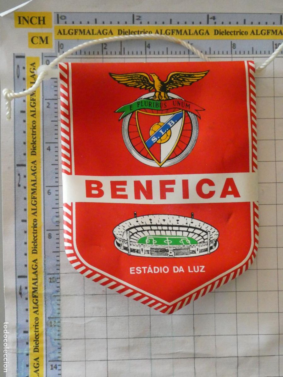 Sammelleidenschaft Sport: BANDER&Iacute;N DE DEPORTES. F&Uacute;TBOL. LIGA PORTUGUESA. BENFICA LISBOA ESTADIO LA LUZ PORTUGAL.