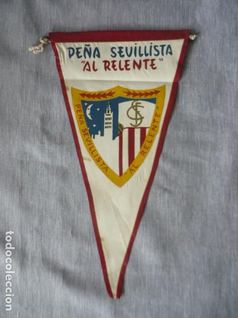 Coleccionismo deportivo: SEVILLA CLUB DE FUTBOL PE&Ntilde;A SEVILLISTA EL RELENTE BANDERIN FUTBOL