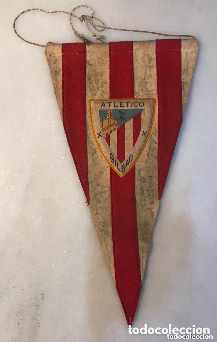 Coleccionismo deportivo: Banderin de f&uacute;tbol Athletic de Bilbao. A&ntilde;os 50. Autografos de los jugadores
