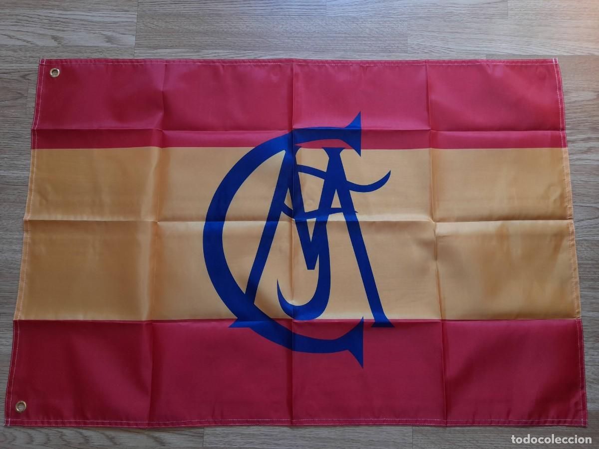 Coleccionismo deportivo: Bandera Real Madrid Club de Futbol antiguo anagrama