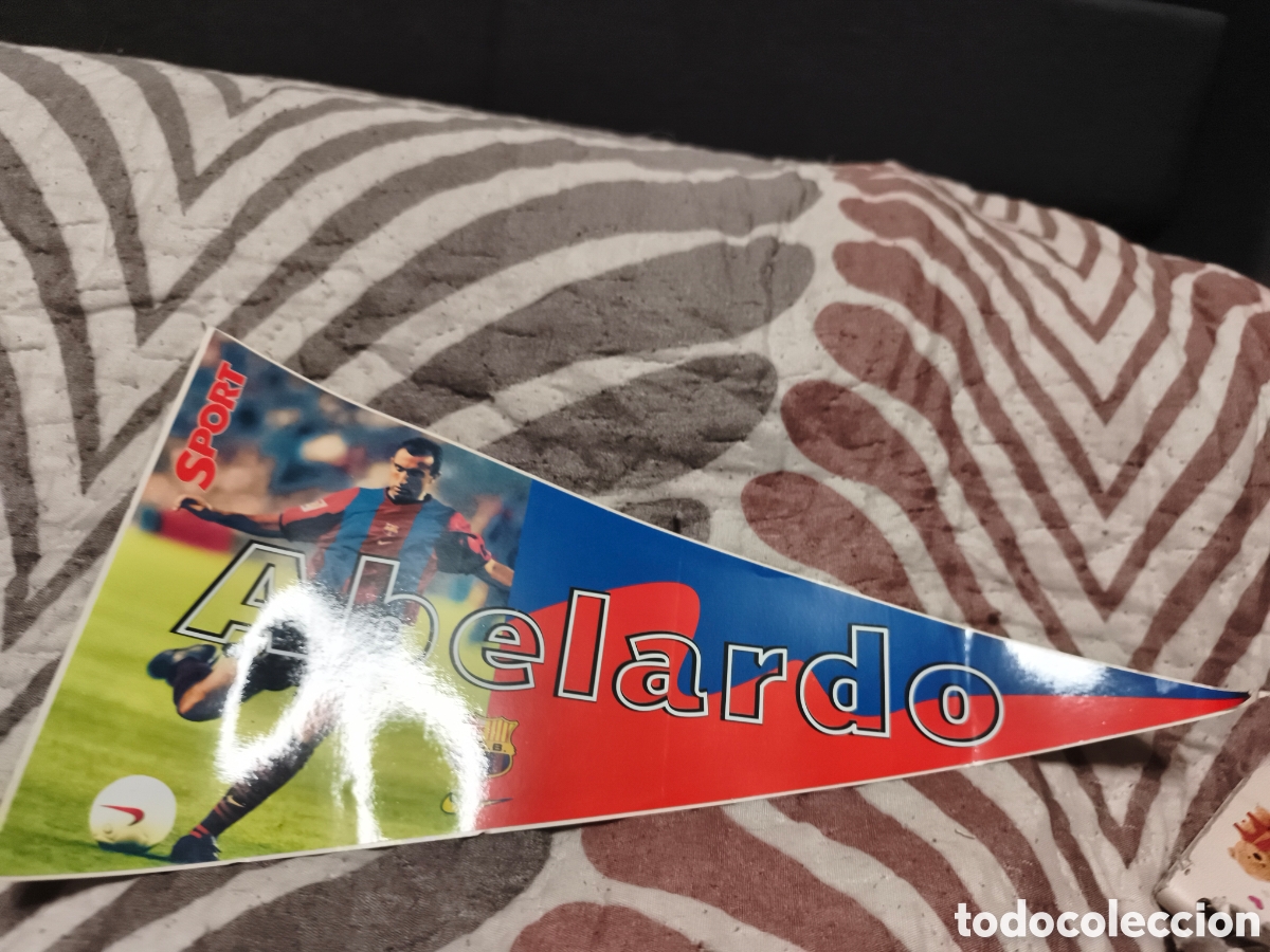 Coleccionismo deportivo: bander&iacute;n adhesivo coleccionable del FC Barcelona de la temporada 1998/99 dedicado al jugador Abelard