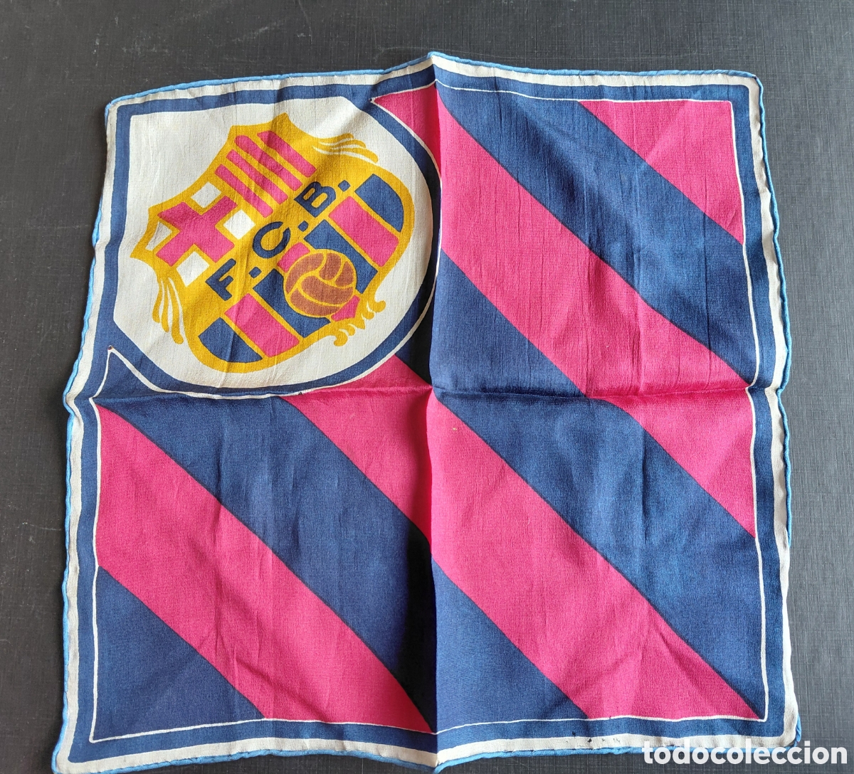 Sports collectibles: Muy antiguo pa&ntilde;uelo del F.C.Barcelona.Bar&ccedil;a