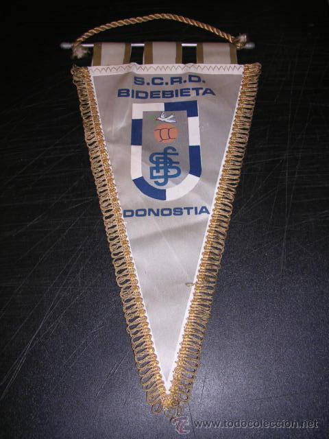 Coleccionismo deportivo: BANDERIN SCRD BIDEBIETA DONOSTIA - Foto 1