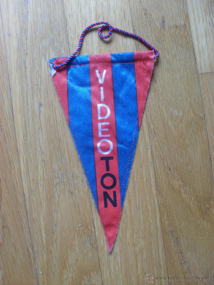 Coleccionismo deportivo: BANDERIN VIDEOTON, Equipo Hungaro - Foto 2