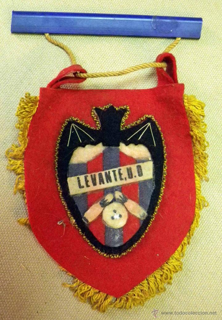 Coleccionismo deportivo: BANDERIN LEVANTE BOLOS U.D. - Foto 1