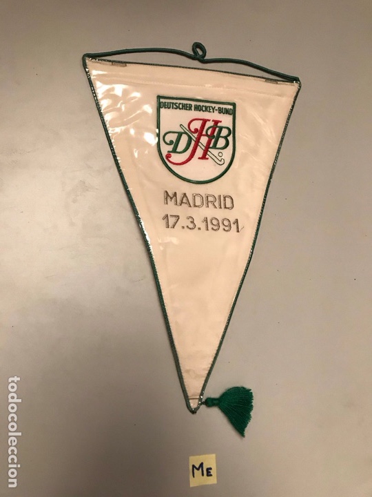 Coleccionismo deportivo: Antiguo bander&iacute;n - Foto 1