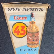Coleccionismo deportivo: BANDERÍN GRUPO DEPORTIVO LICOR 43 ESPAÑA VUELTA CICLISTA 1961