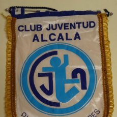 Coleccionismo deportivo: ANTIGUO BANDERÍN DE BALONMANO. CLUB JUVENTUD ALCALÁ DE HENARES, MADRID. 35CM