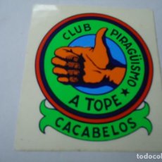 Coleccionismo deportivo: PEGATINA ORIGINAL DEL CLUB PIRAGÜISMO DE CACABELOS PRADA A TOPE ORIGINAL MIDE 10 X 9 CM.. Lote 331304418