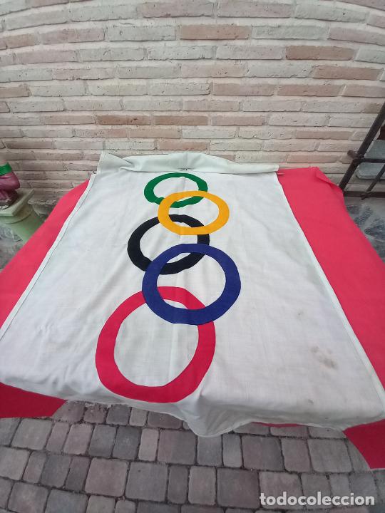 Coleccionismo deportivo: PANCARTA EN TELA CON LOS AROS OLIMPICOS. - Foto 3