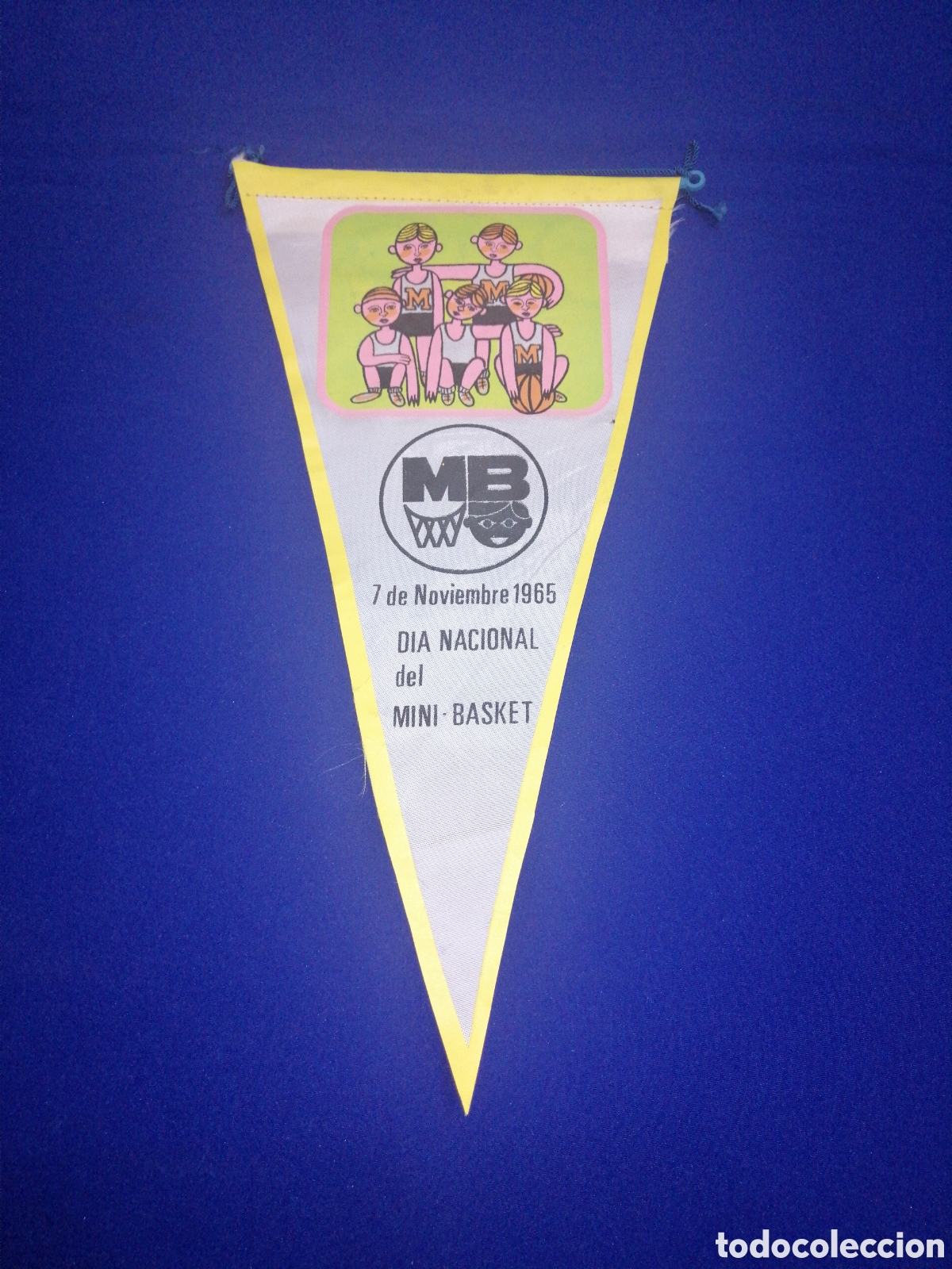 Coleccionismo deportivo: MINI-BASKET A&Ntilde;O 1965 BANDERIN - Foto 1