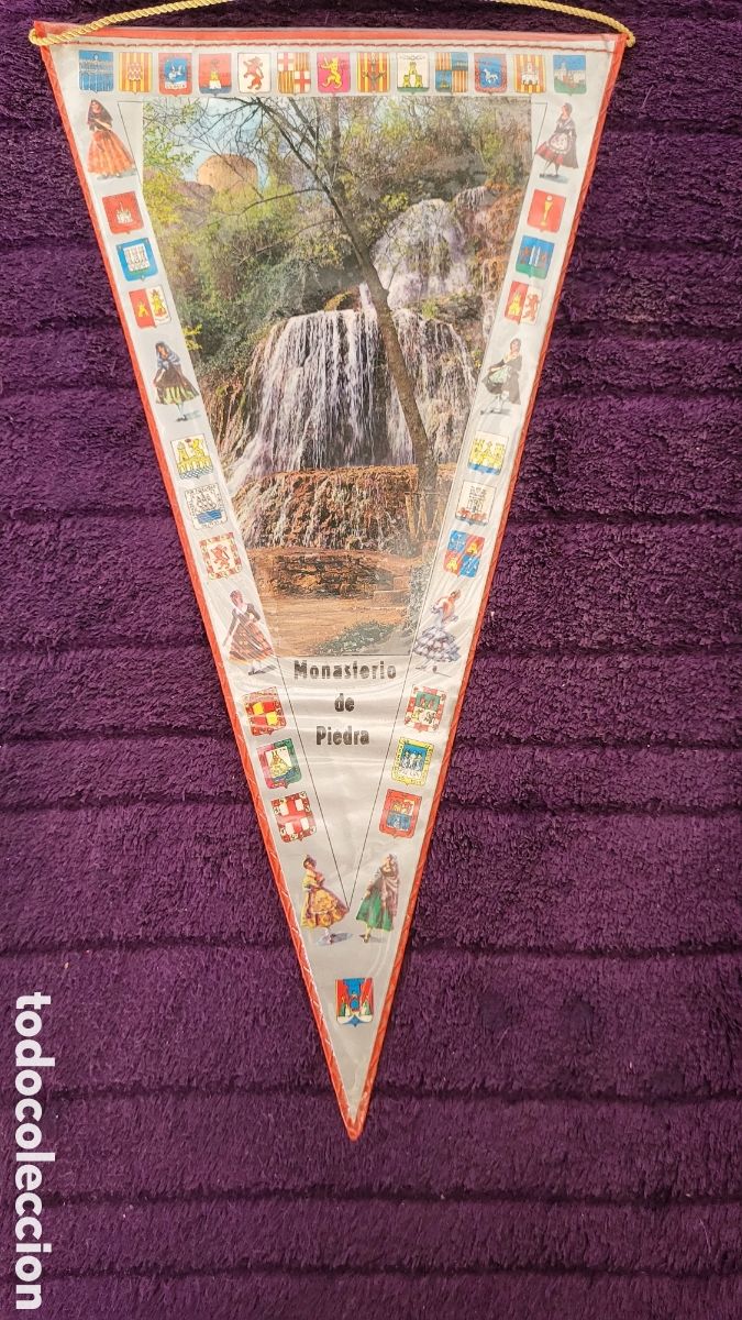 Coleccionismo deportivo: Banderina Monasterio de Piedra - Foto 1