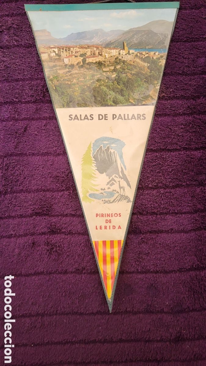 Coleccionismo deportivo: Banderina Salas de Paralls - Foto 1