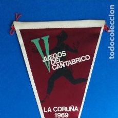 Coleccionismo deportivo: ANTIGUO BANDERÍN DE LOS V JUEGOS DEL CANTÁBRICO. LA CORUÑA. AÑO 1969