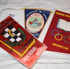 Coleccionismo deportivo: ANTIGUO / VINTAGE - 3 BANDERINES - AÑOS 60 - UNIVERSIDAD DE MURCIA - ¡MIRA FOTOS/DETALLES!