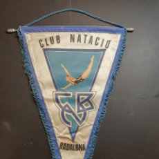 Coleccionismo deportivo: ANTIGUO BANDERIN CLUB NATACIÓ BADALONA