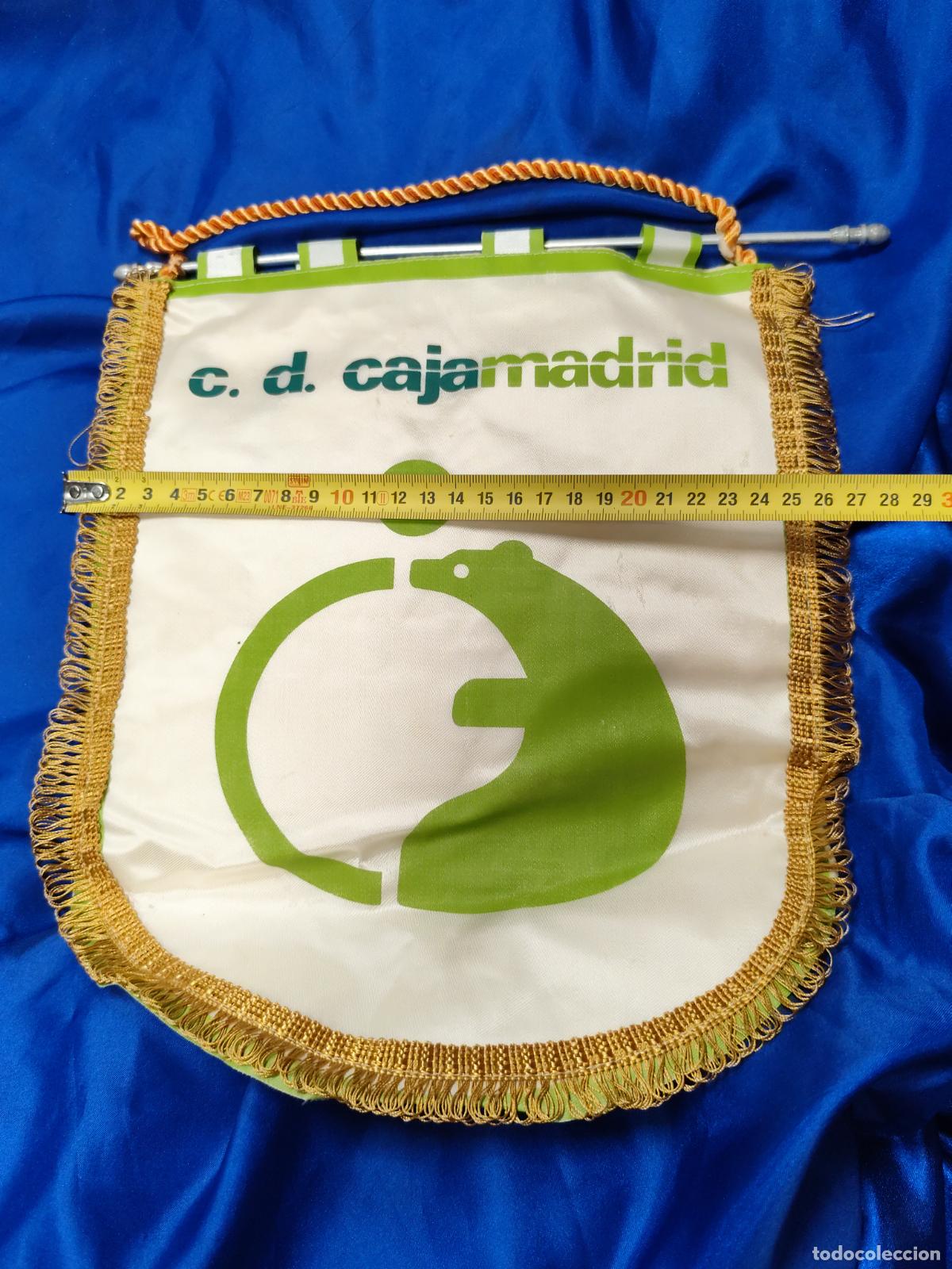 Coleccionismo deportivo: C D CAJAMADRID banderin - Foto 4