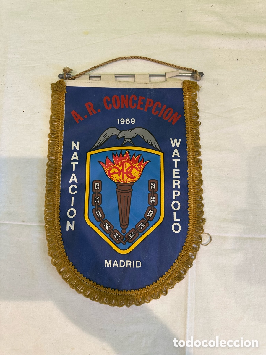 Coleccionismo deportivo: Bander&iacute;n A.R. Concepci&oacute;n 1969 Madrid nataci&oacute;n waterpolo vintage