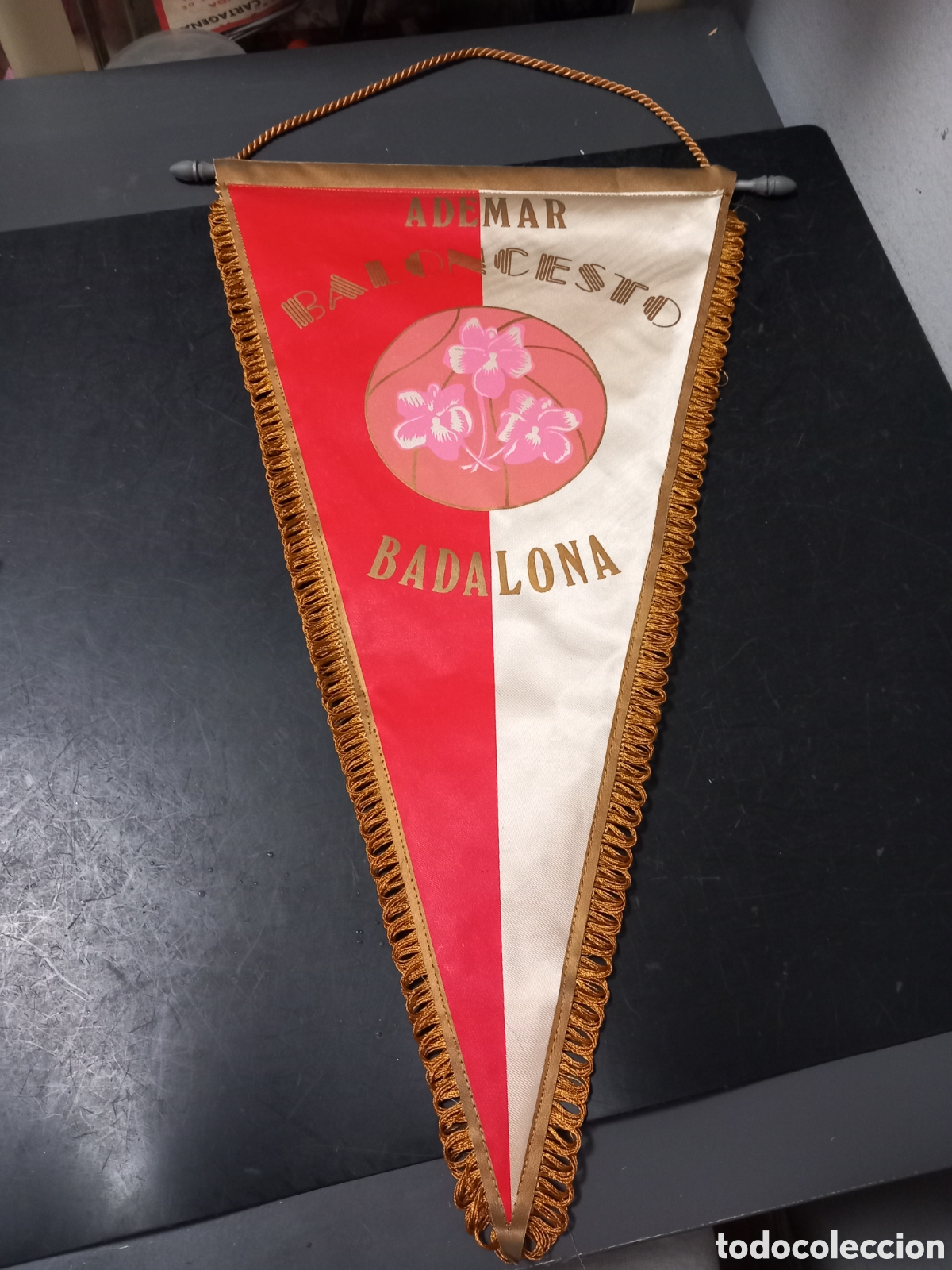 Coleccionismo deportivo: ANTIGUO BANDERIN DE LUJO ADEMAR BALONCESTO BADALONA ORIGINAL A&Ntilde;OS 70