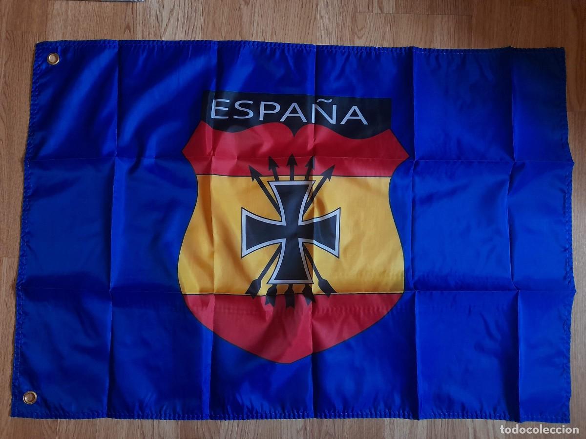 Coleccionismo deportivo: Bandera Divisi&oacute;n Azul