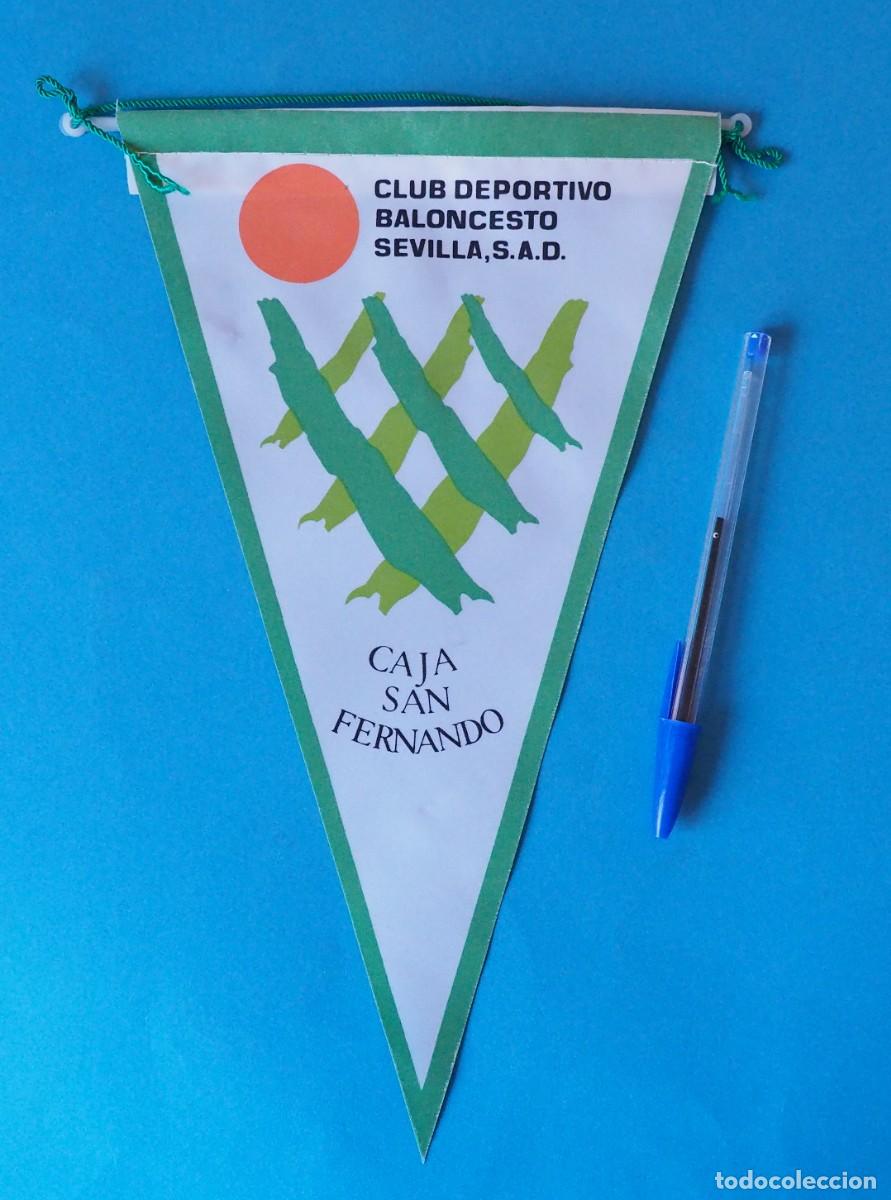 Coleccionismo deportivo: BANDER&Iacute;N: CLUB DEPORTIVO BALONCESTO SEVILLA, S.A.D. CAJA SAN FERNANDO
