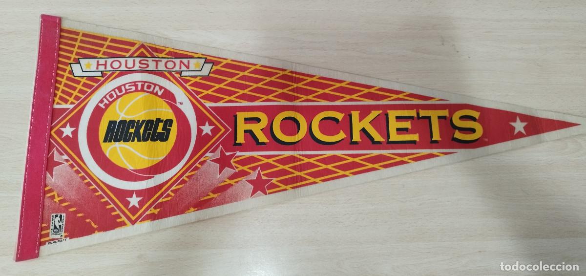 Coleccionismo deportivo: Bander&iacute;n vintage NBA Houston Rockets WinCraft producto oficial 77 cm