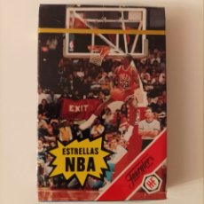 Jeux de cartes: PRECINTADA 1988 MICHAEL JORDAN BARAJA CARTAS FOURNIER ESTRELLAS NBA SEALED FOURNIER PRECINTO DORADO. Lote 358323885