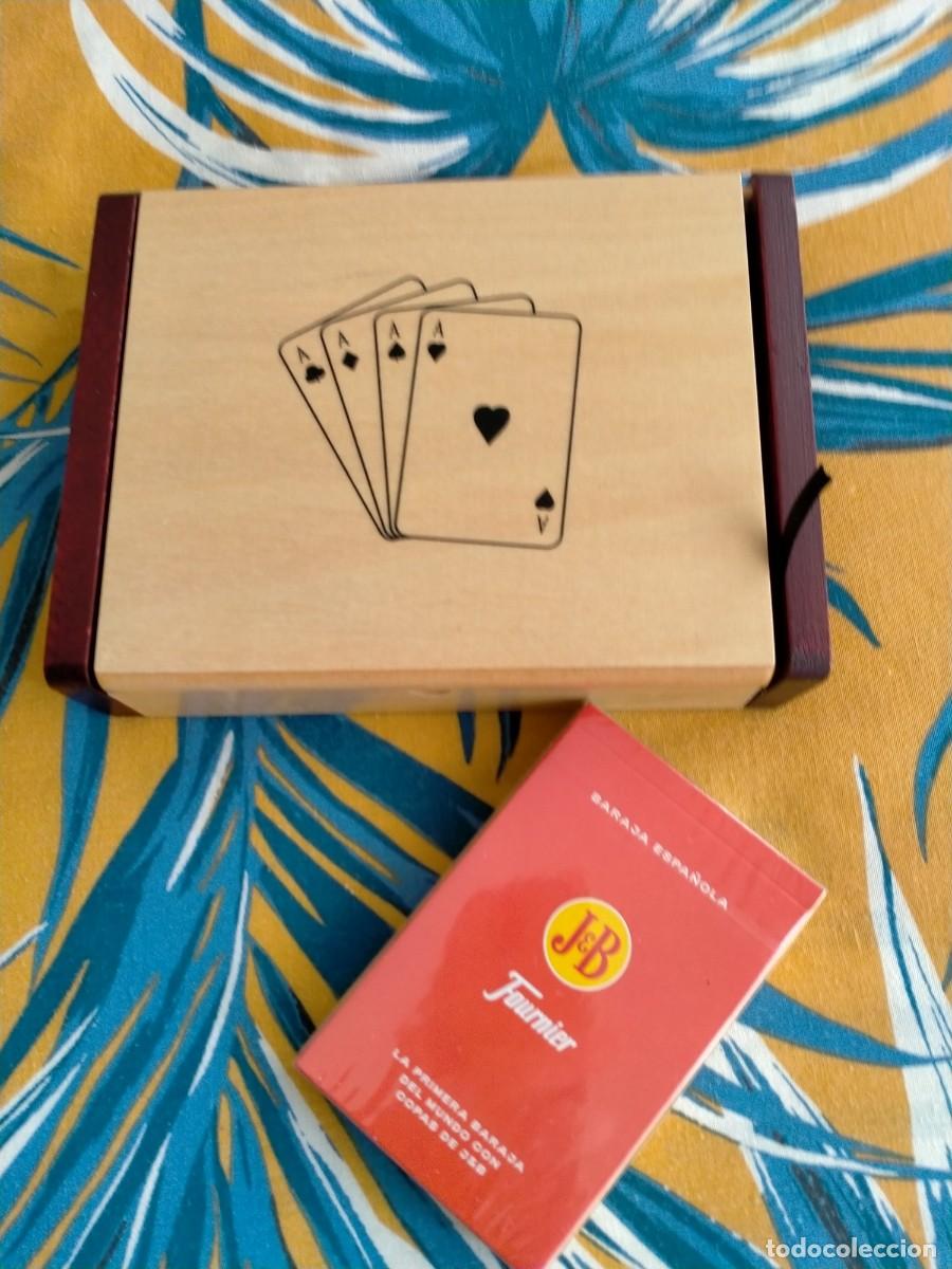 Barajas de cartas: Caja de madera con barajas de cartas - Foto 2