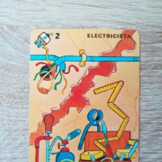 Barajas de cartas: ELECTRICISTA, CARTA Nº 2, BARAJA JUEGO DE LOS OFICIOS - HERACLIO FOURNIER - AÑO 1982.