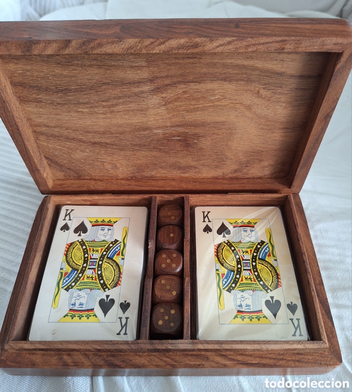 Barajas de cartas: Estuche de madera con cartas y dados - Foto 1