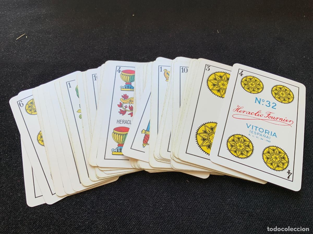 Barajas de cartas: Baraja de 40 cartas, naipes heraclio fournier n&ordm;32, vitoria 1962. Poco usadas, casi nuevas.