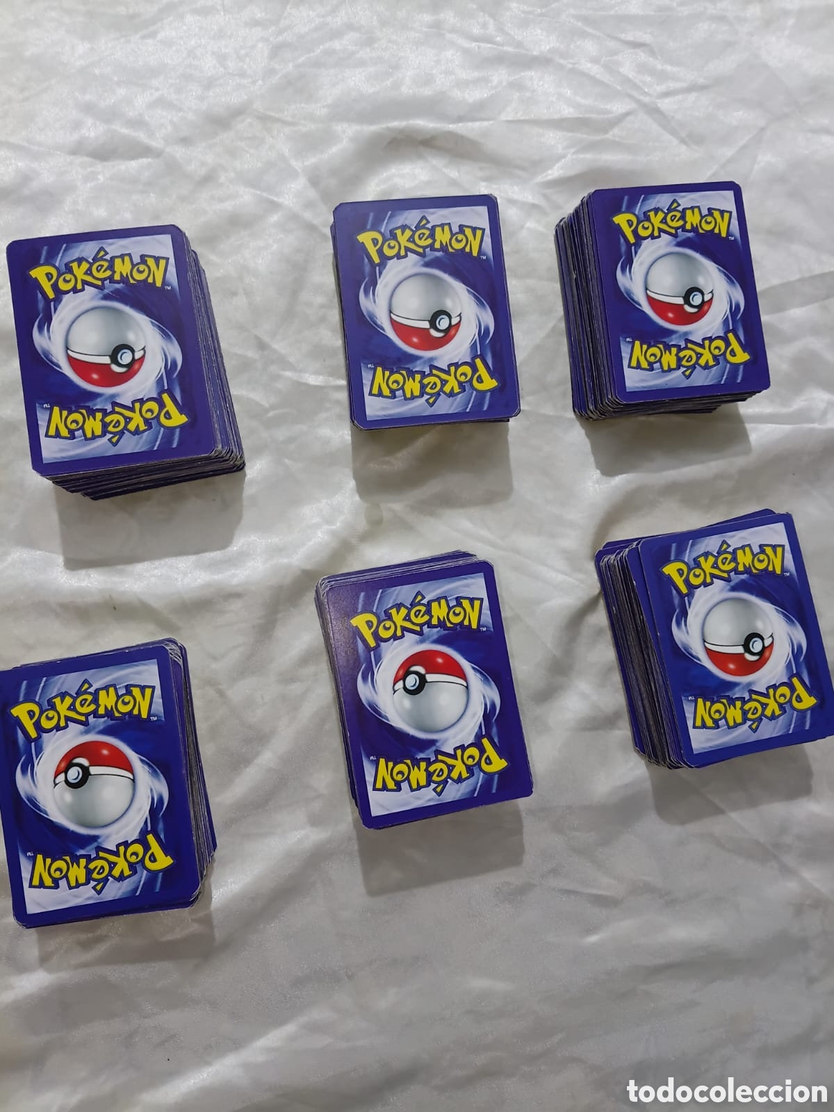 Barajas de cartas: Lot 550 cromos de pok&eacute;mon