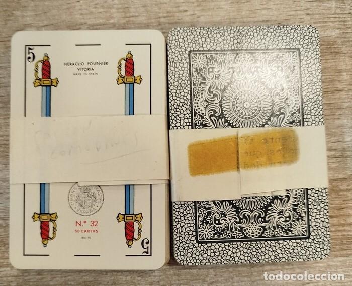 Barajas de cartas: Dos Barajas de FOURNIER n&ordm; 32 con timbre de 3 Ptas. de los a&ntilde;os 1968/79...