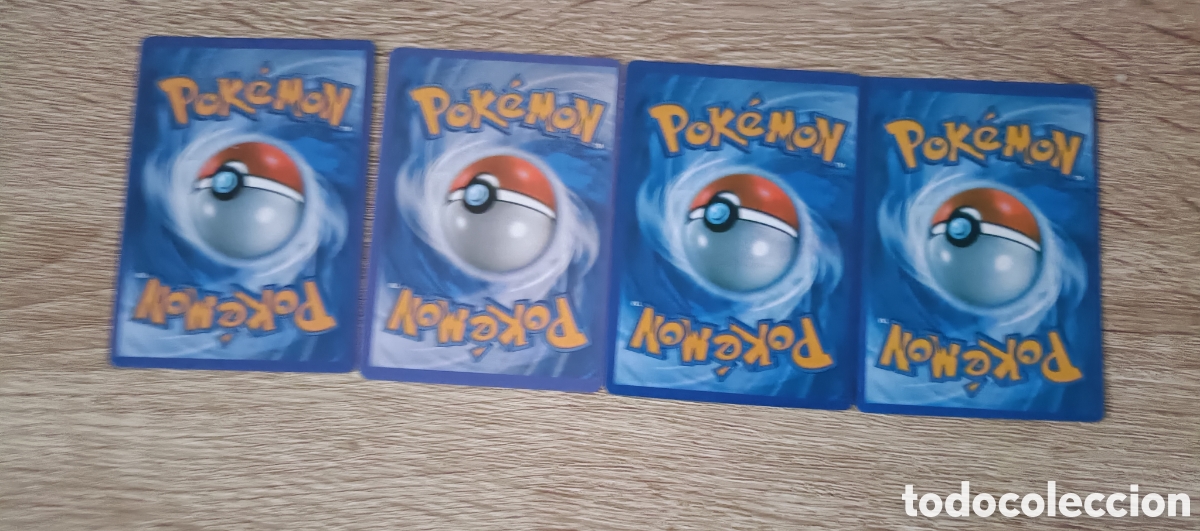 Barajas de cartas: Cartas Pokemon distintas en buen estado.