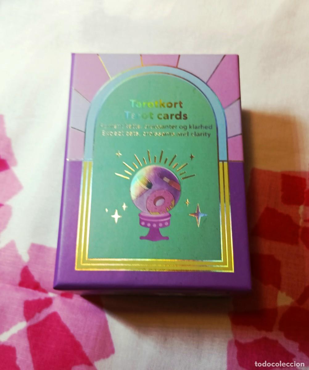 Barajas de cartas: Tarot Gatos, Croissants y Pintalabios.