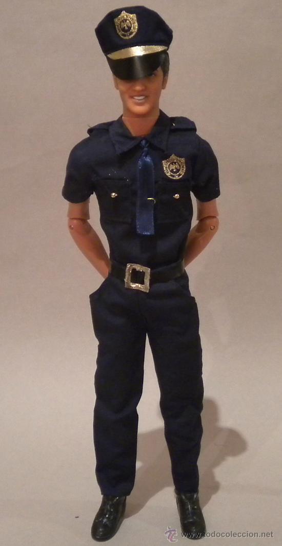 barbie policia muñeca