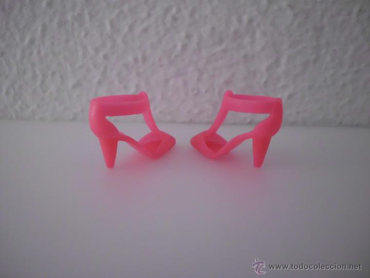 Barbie y Ken: Botas zapatos de la mu&ntilde;eca barbie - Foto 2
