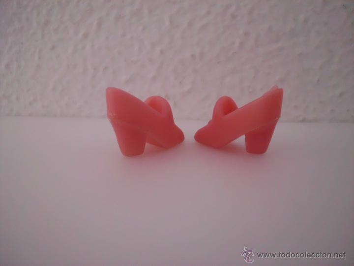 Barbie y Ken: Botas zapatos de la mu&ntilde;eca barbie - Foto 2