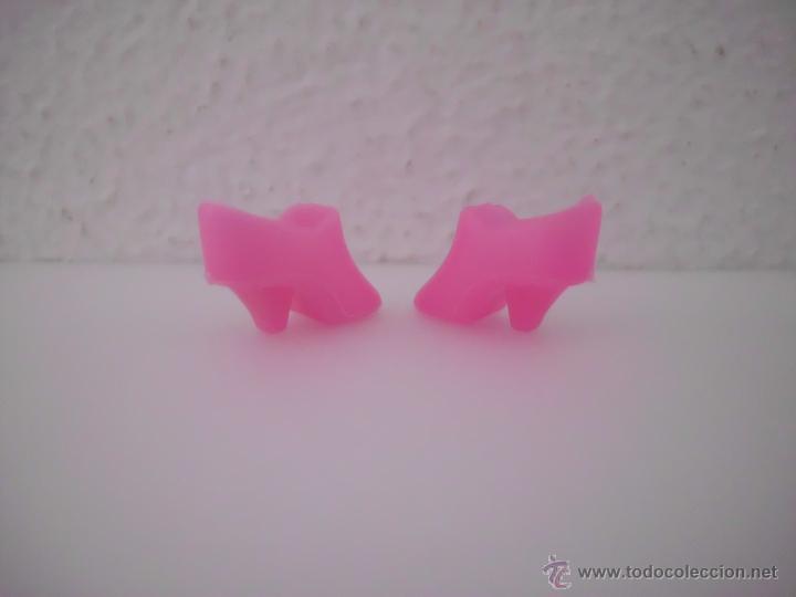 Barbie y Ken: Botas zapatos de la mu&ntilde;eca barbie - Foto 2