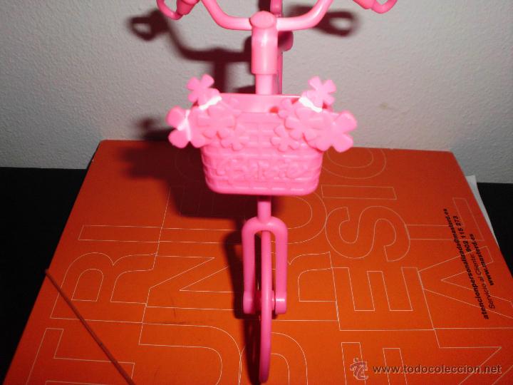 Barbie y Ken: bicicleta rosa mu&ntilde;eca barbie - Foto 3